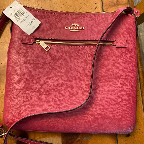 Coach Rowan Gold/Strawberry Haze Crossgrain Leather File Bag/Crossbody New - Picture 1 of 2